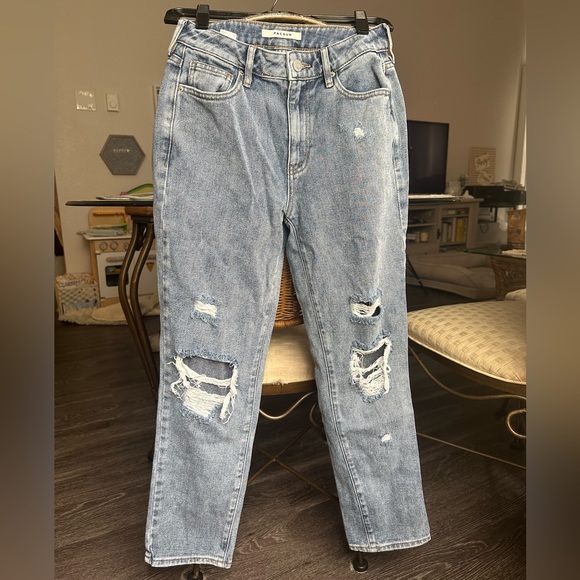 Ripped Mom Jeans - Picture 3 of 4